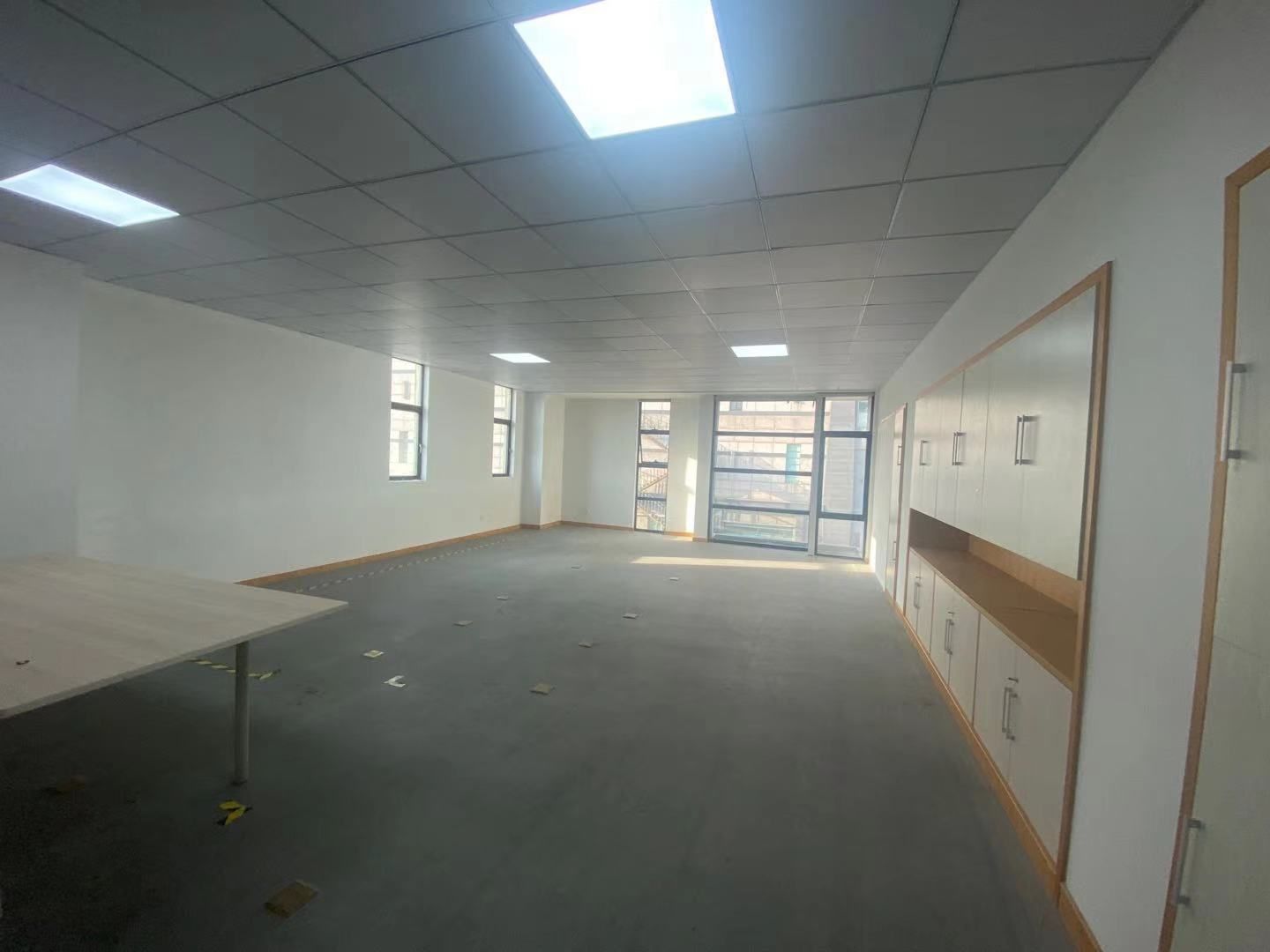 开格科技园112平米办公室出租-租金价格2.33元/m²/天