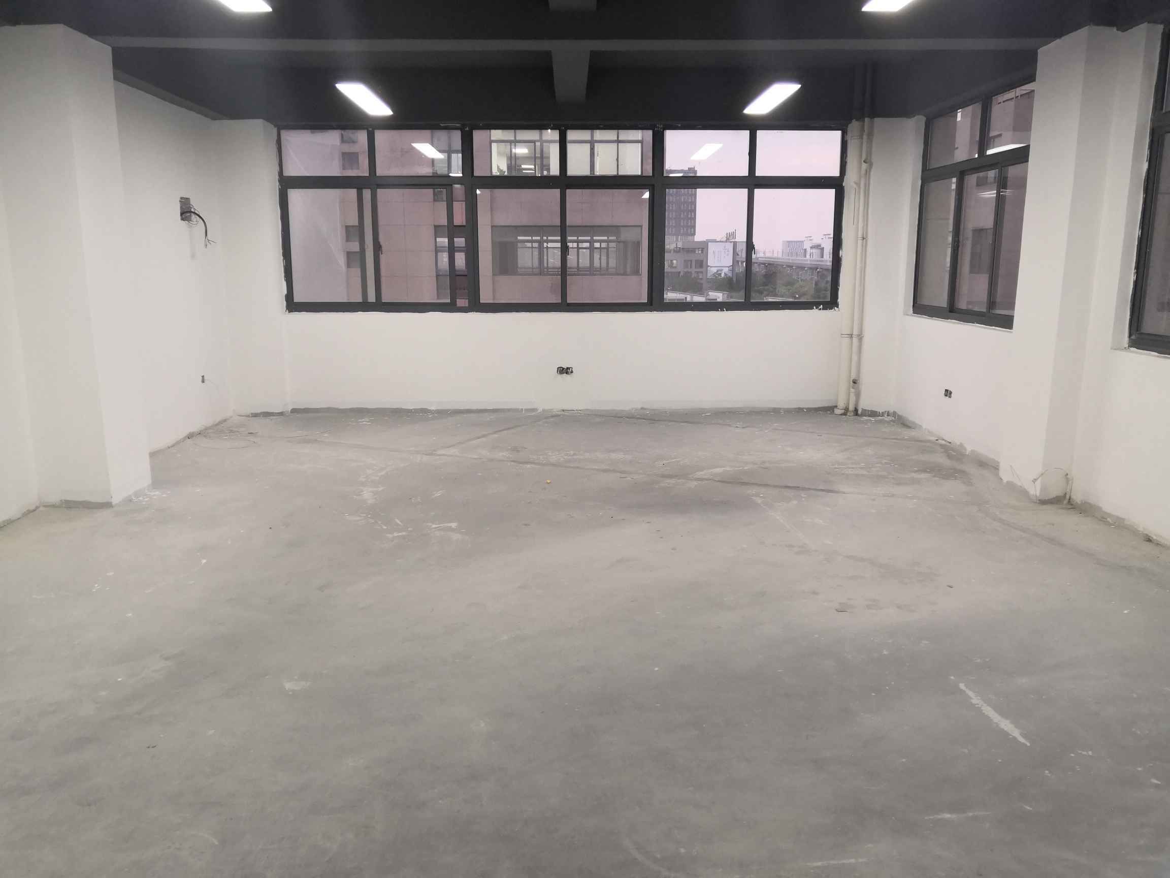 久富科创园90平米办公室出租-租金价格1.83元/m²/天