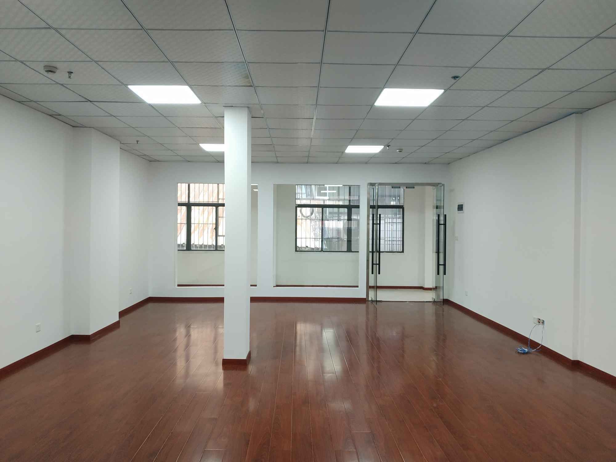 谨泛创意产业园106平米办公室出租-租金价格2.84元/m²/天