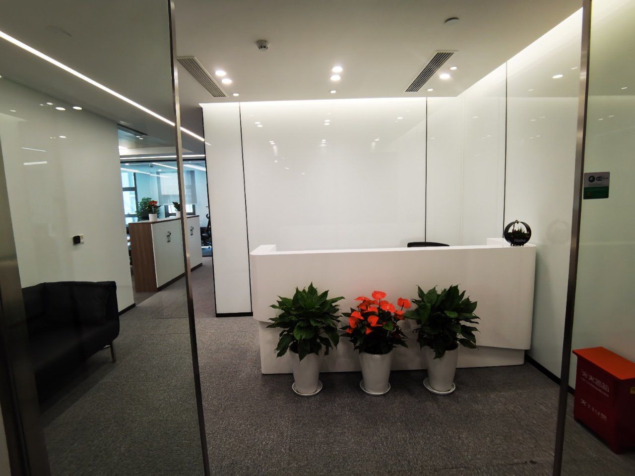 中铝大厦352平米办公室出租-租金价格3.70元/m²/天