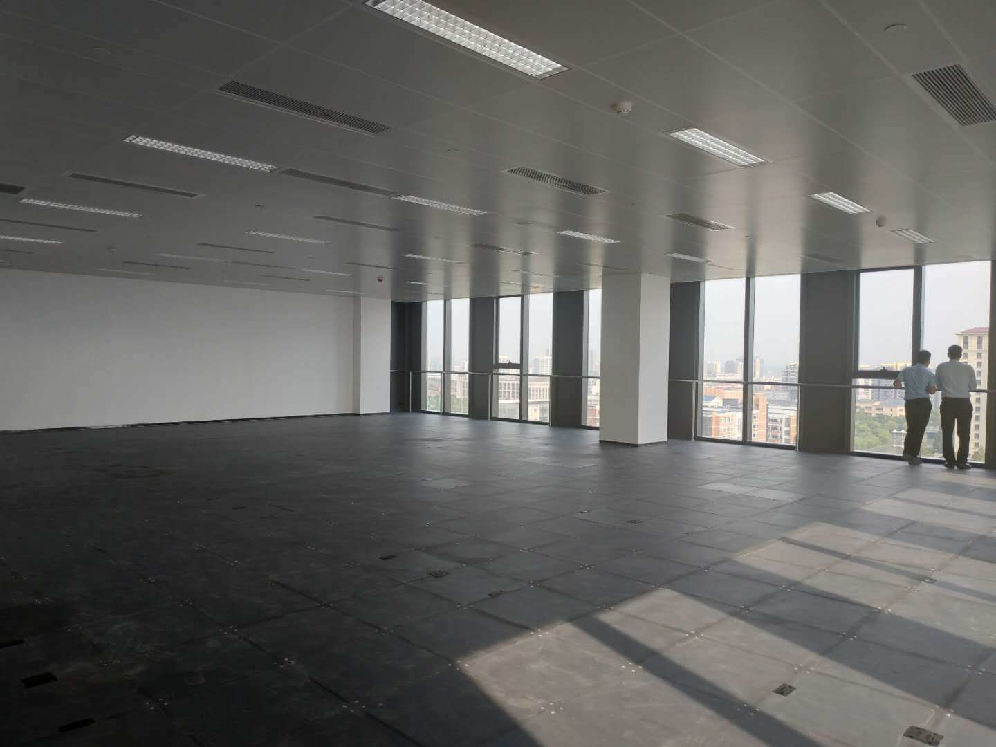 前滩世贸中心650平米办公室出租-租金价格8.50元/m²/天