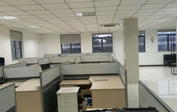 永旭商务中心300平米办公室出租-租金价格3.55元/m²/天