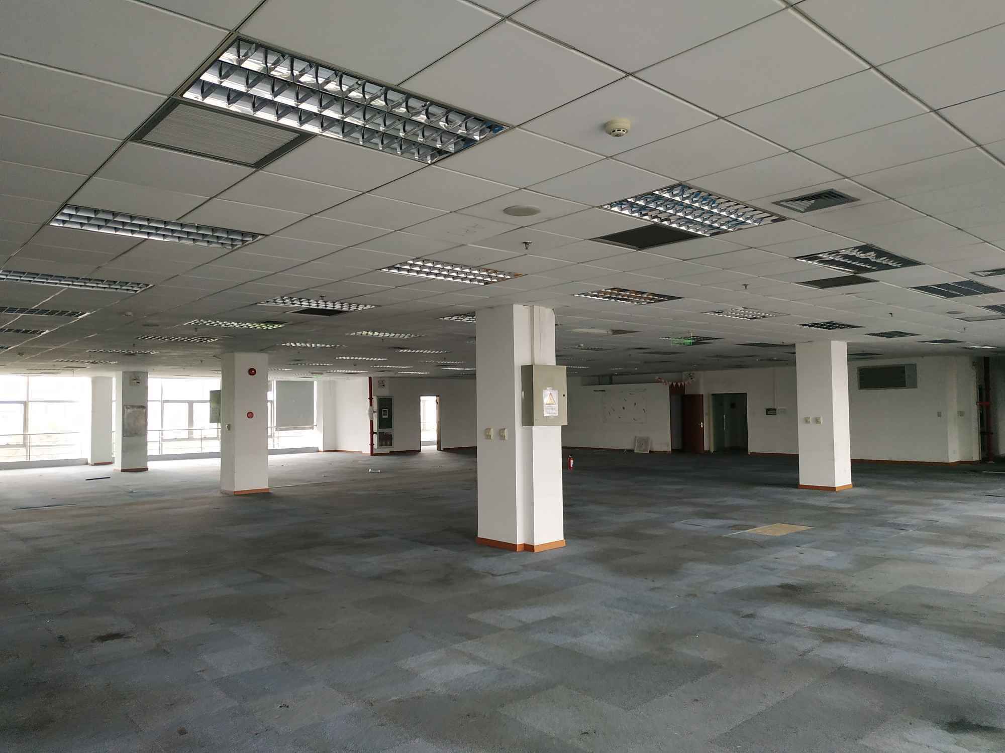 华虹科技园680平米办公室出租-租金价格4.56元/m²/天