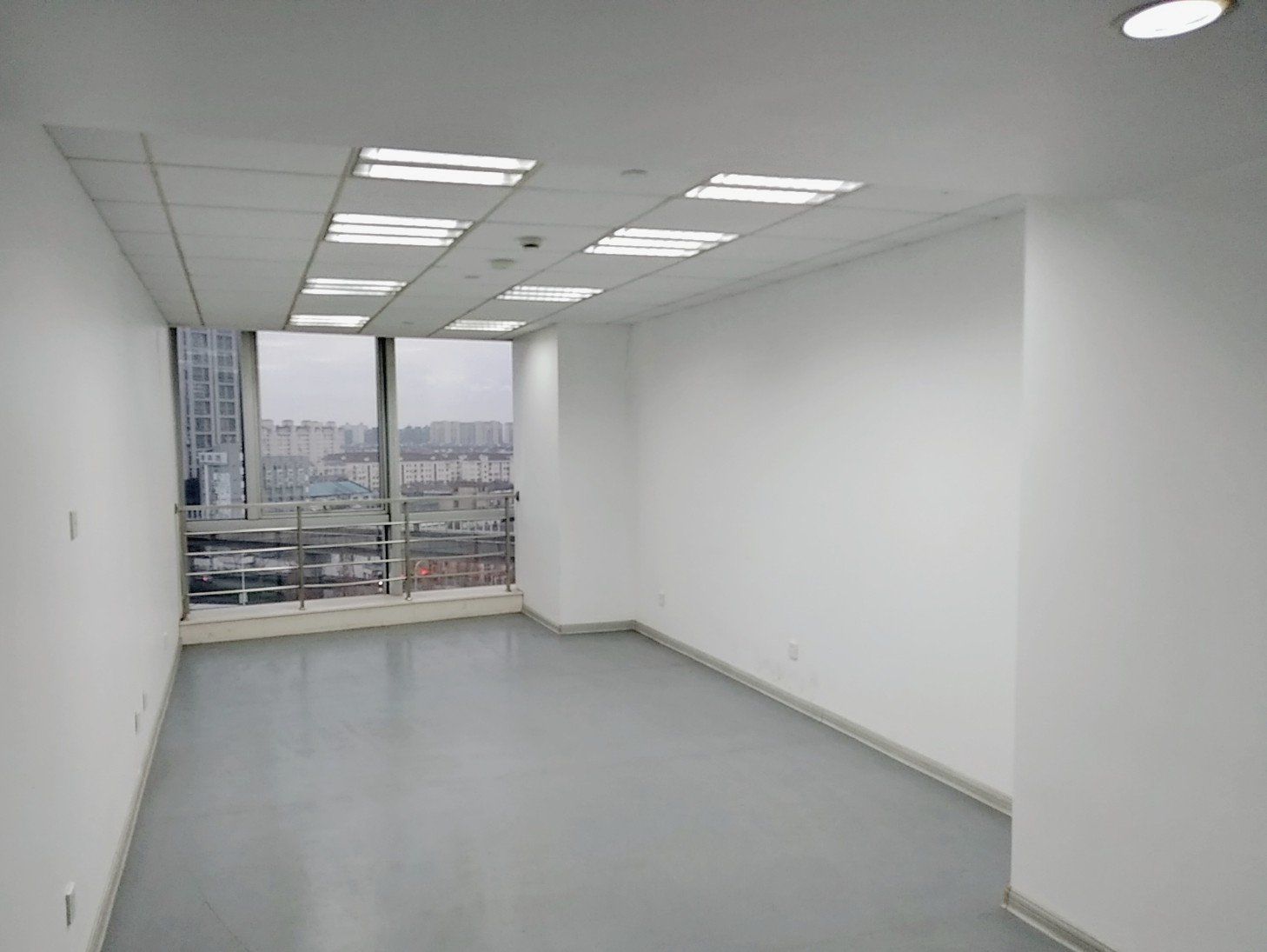 高帆大厦59平米办公室出租-租金价格2.74元/m²/天