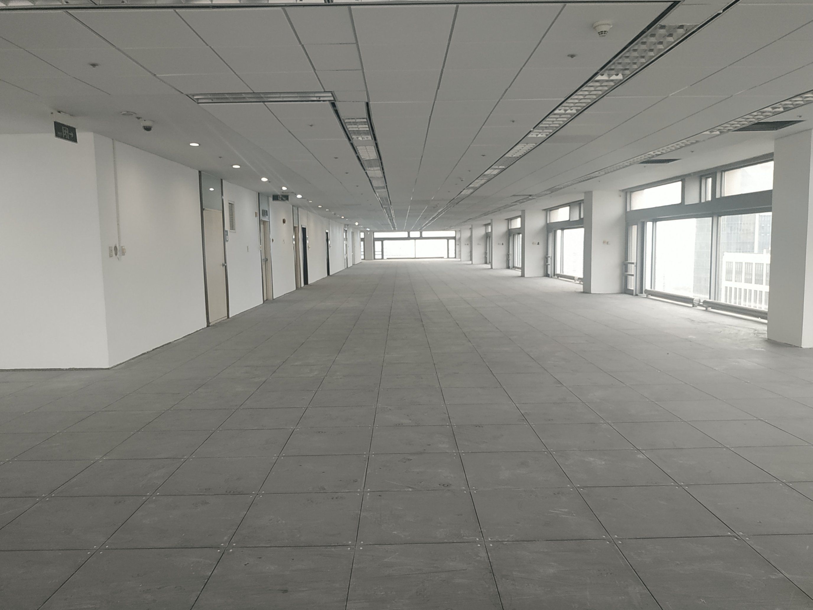 陆家嘴商务广场117平米办公室出租-租金价格7.60元/m²/天