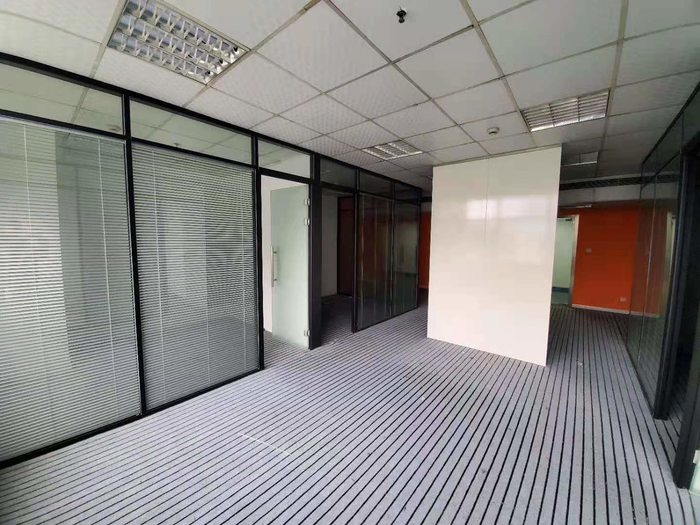 汉中广场113平米办公室出租-租金价格3.20元/m²/天