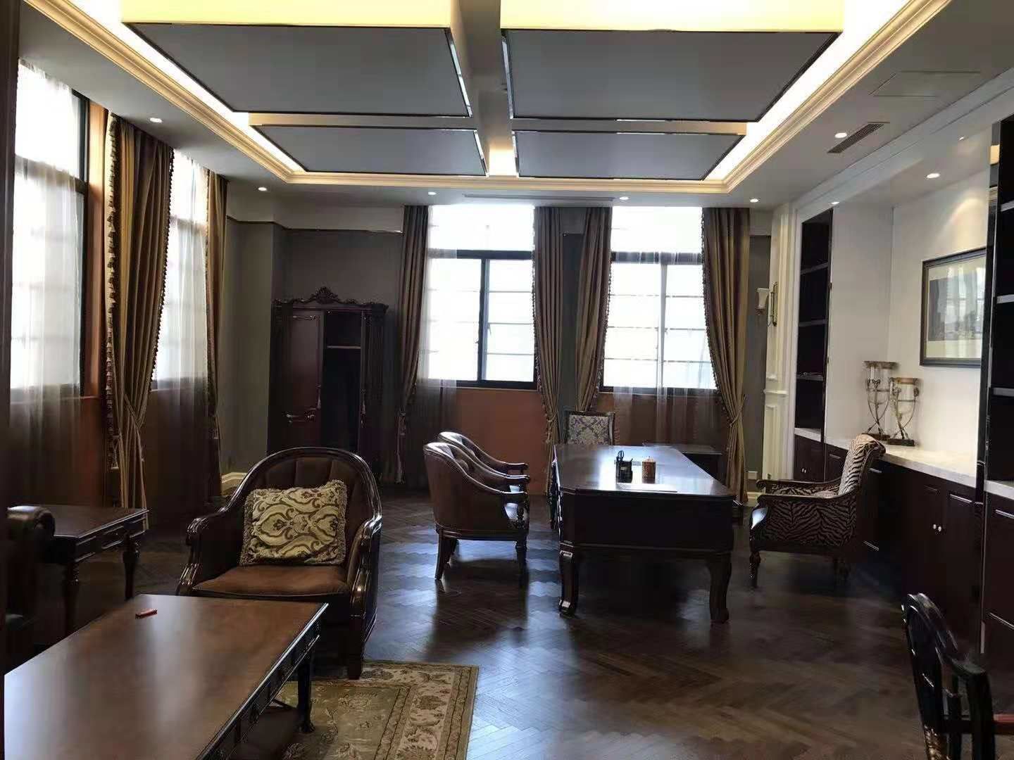 大来大楼外滩历史老建筑，精装带家具，整层，价格可谈。