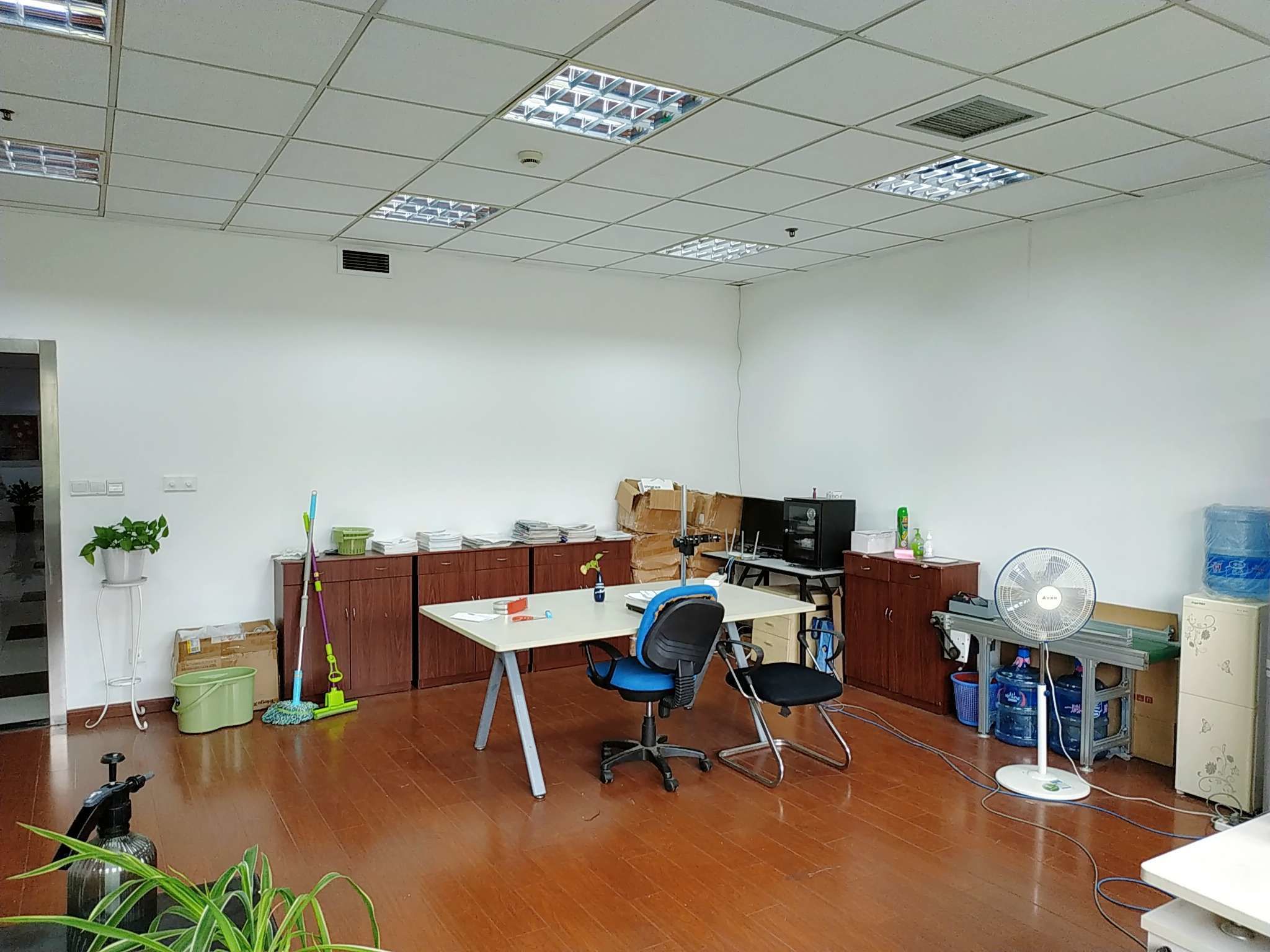 东方明珠涉外商务楼61平米办公室出租-租金价格3.24元/m²/天
