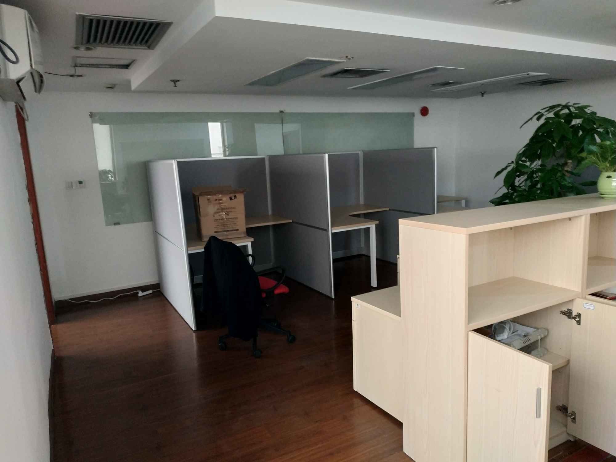 上海物资大厦324平米办公室出租-租金价格3.35元/m²/天