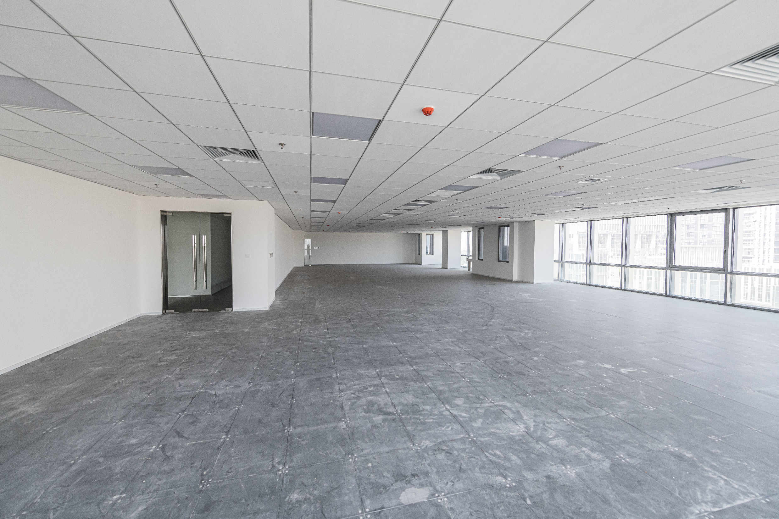青浦绿地中心567平米办公室出租-租金价格3.04元/m²/天