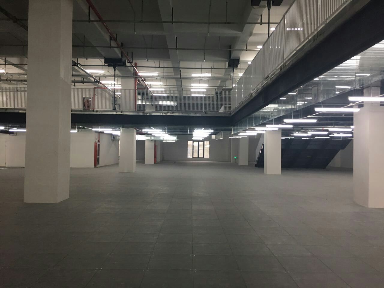张江国创中心3896平米办公室出租-租金价格4.40元/m²/天