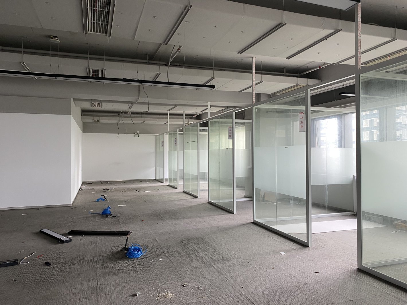 华宏商务中心168平米办公室出租-租金价格3.55元/m²/天