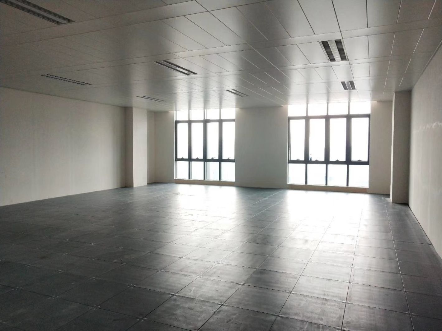 大华银行大厦213平米办公室出租-租金价格9.12元/m²/天