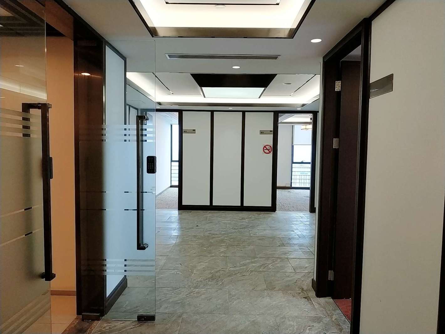 华滋奔腾大厦284平米办公室出租-租金价格3.14元/m²/天