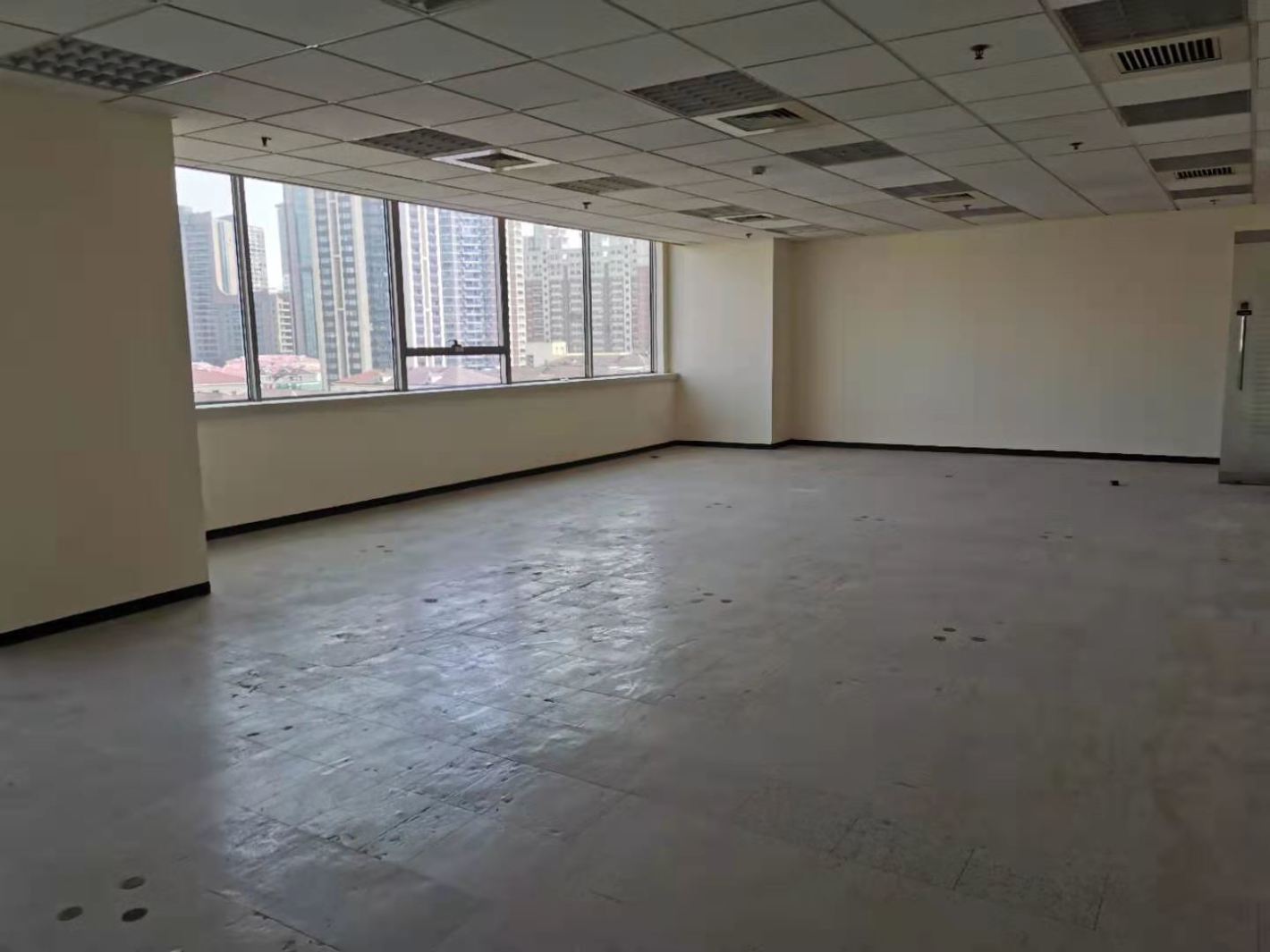 兆丰世贸大厦117平米办公室出租-租金价格5.07元/m²/天