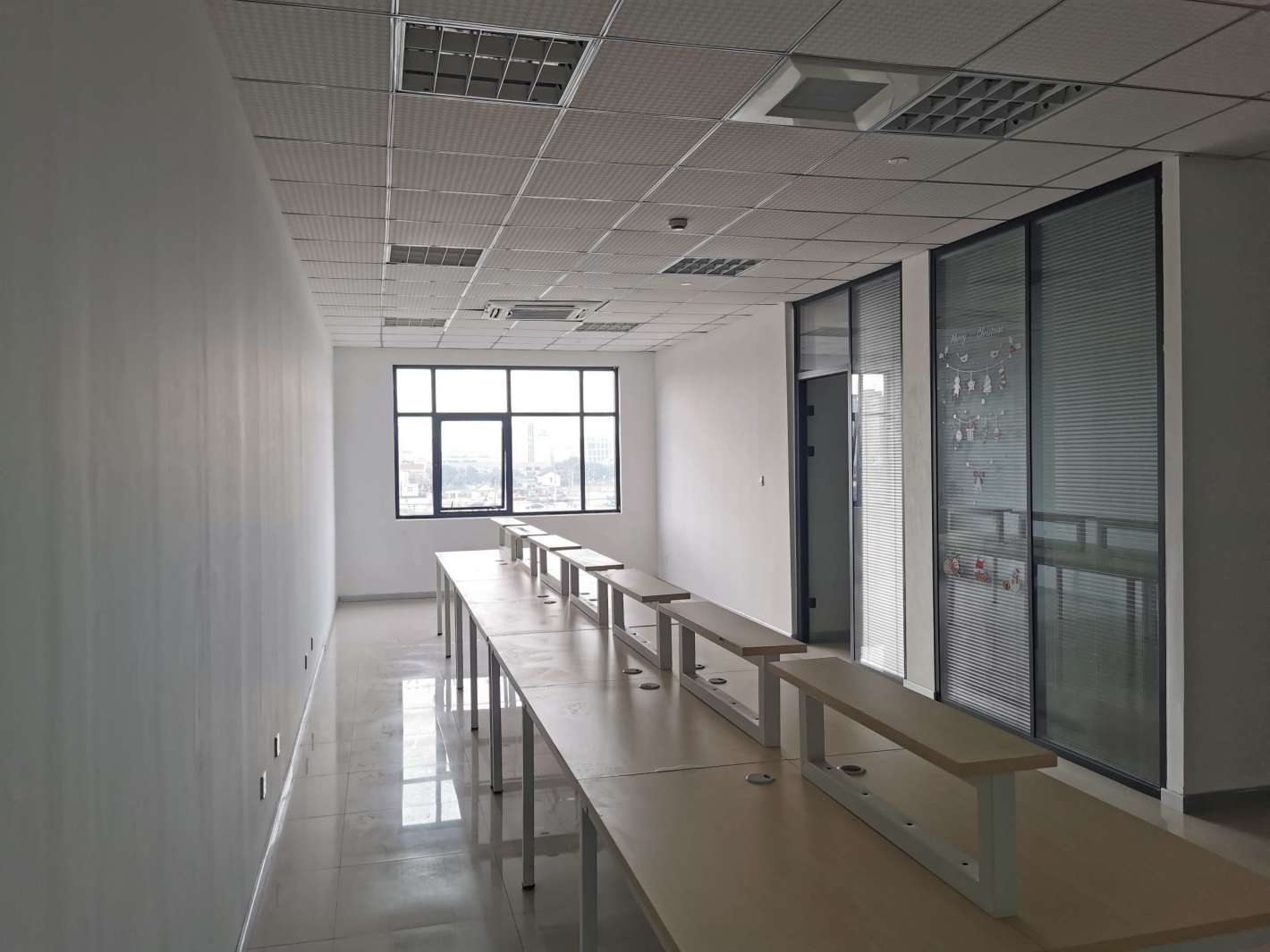 新龙大厦278平米办公室出租-租金价格2.64元/m²/天