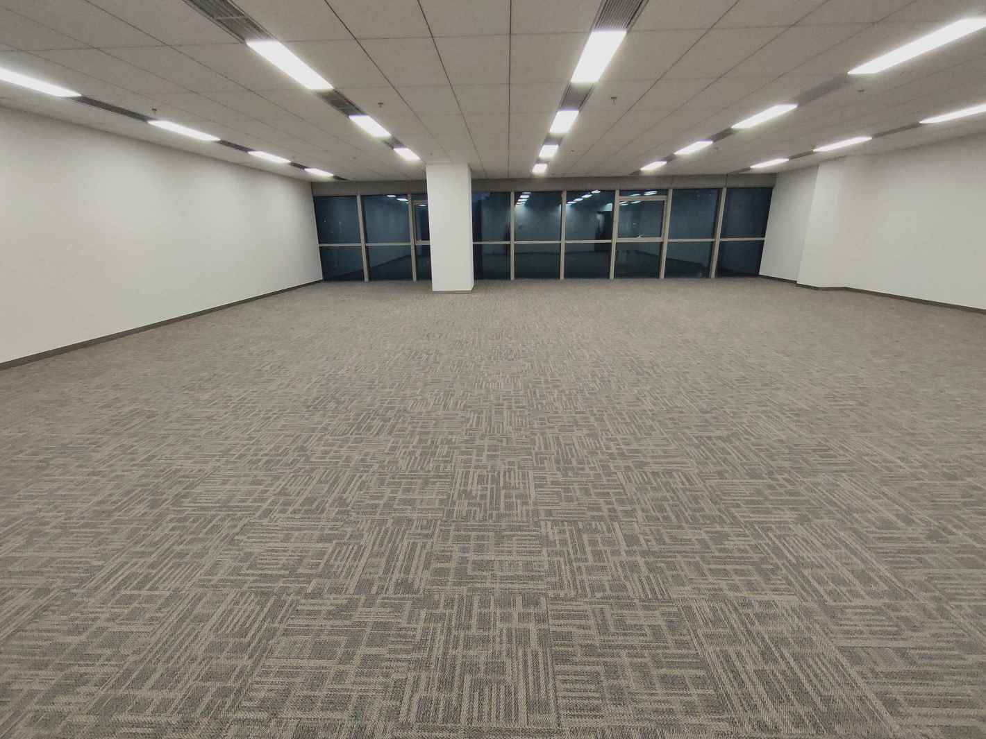 联泰中心272平米办公室出租-租金价格3.50元/m²/天