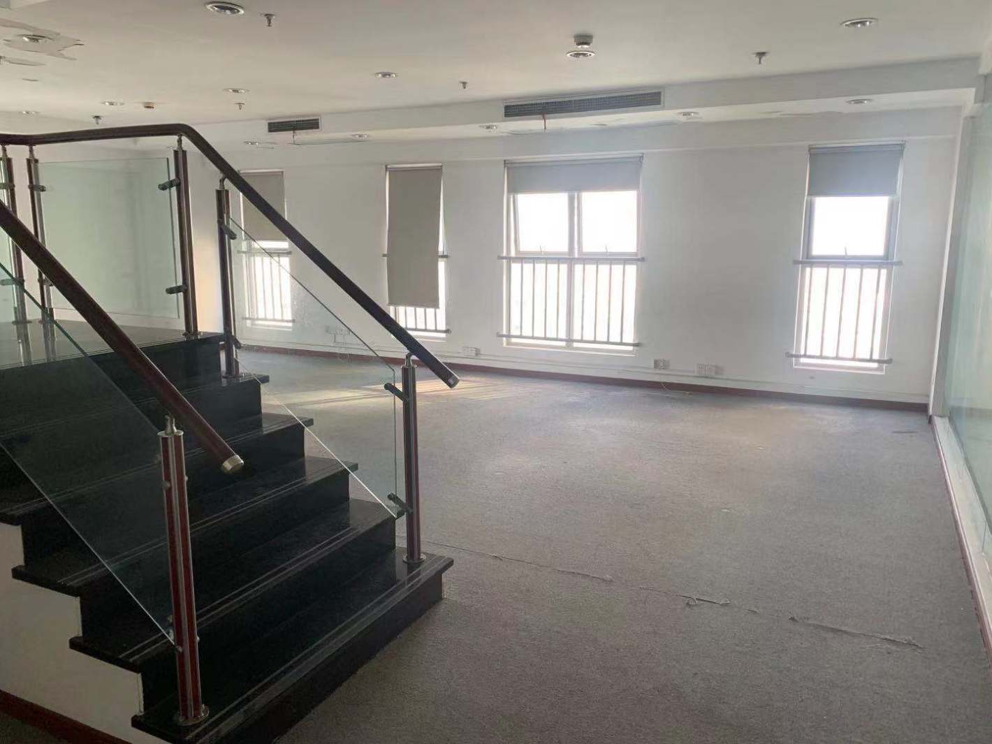 海上财智商务中心办公楼220平米办公室出租-租金价格4.56元/m²/天