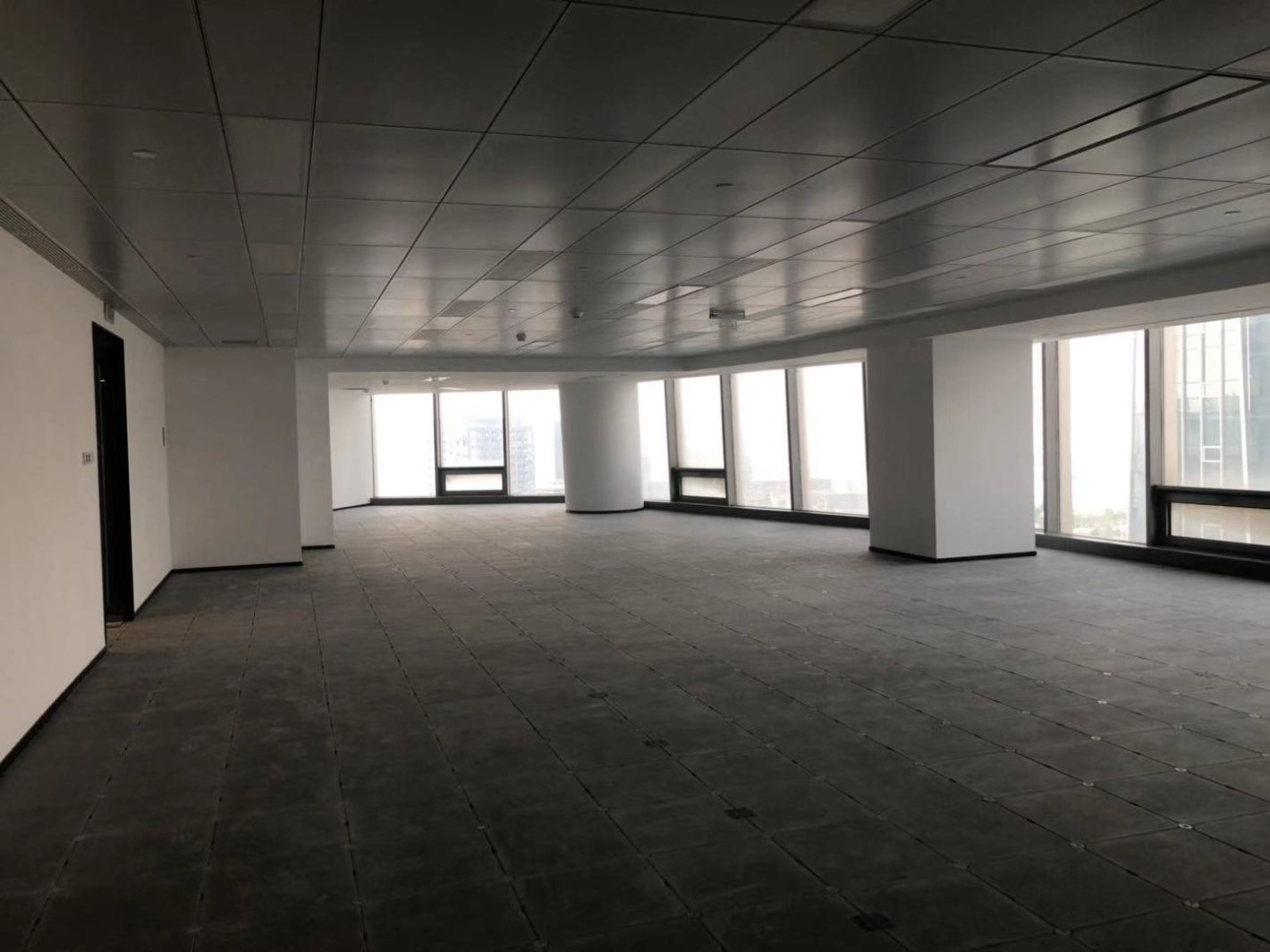 阳光滨江中心徐汇 阳光滨江中心 332平米 简装修