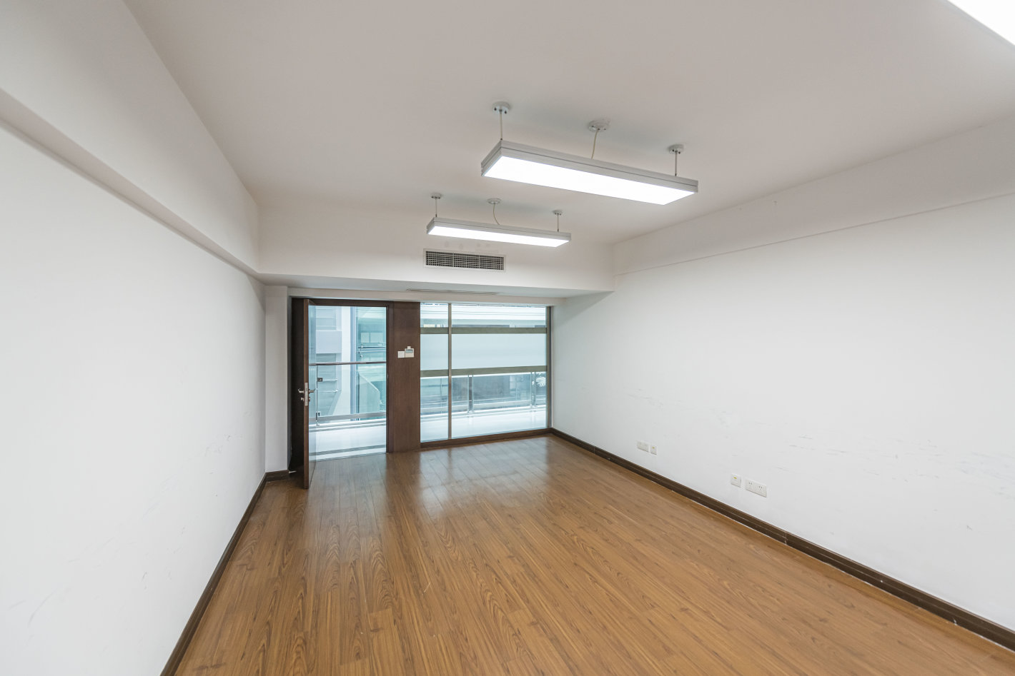 莲森大楼50平米办公室出租-租金价格4.06元/m²/天
