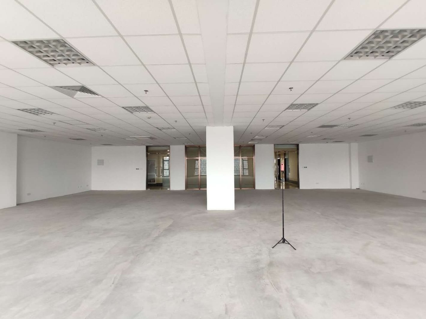 虹梅国际广场383平米办公室出租-租金价格5.60元/m²/天