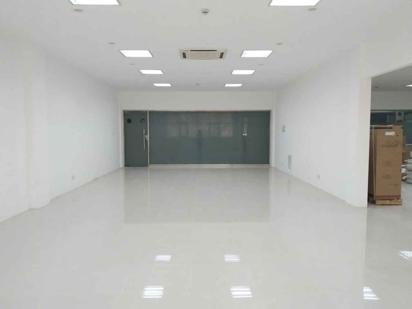 上海兴远科技产业园149平米办公室出租-租金价格3.55元/m²/天