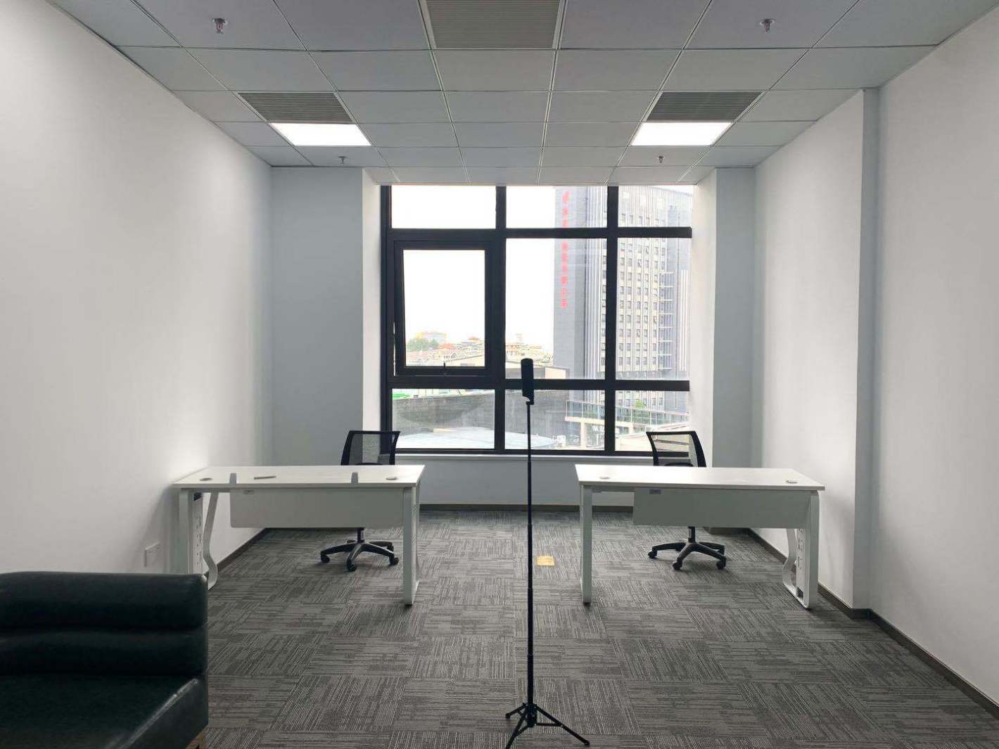信业未来中心50平米办公室出租-租金价格2.33元/m²/天