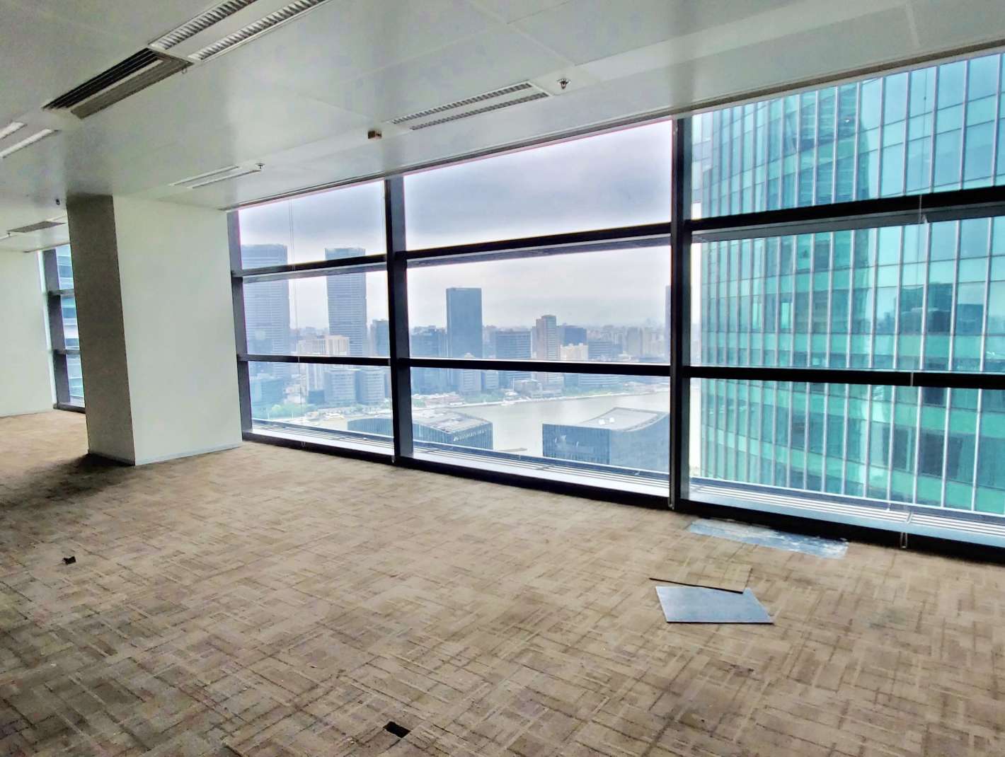 时代金融中心251平米办公室出租-租金价格11.15元/m²/天