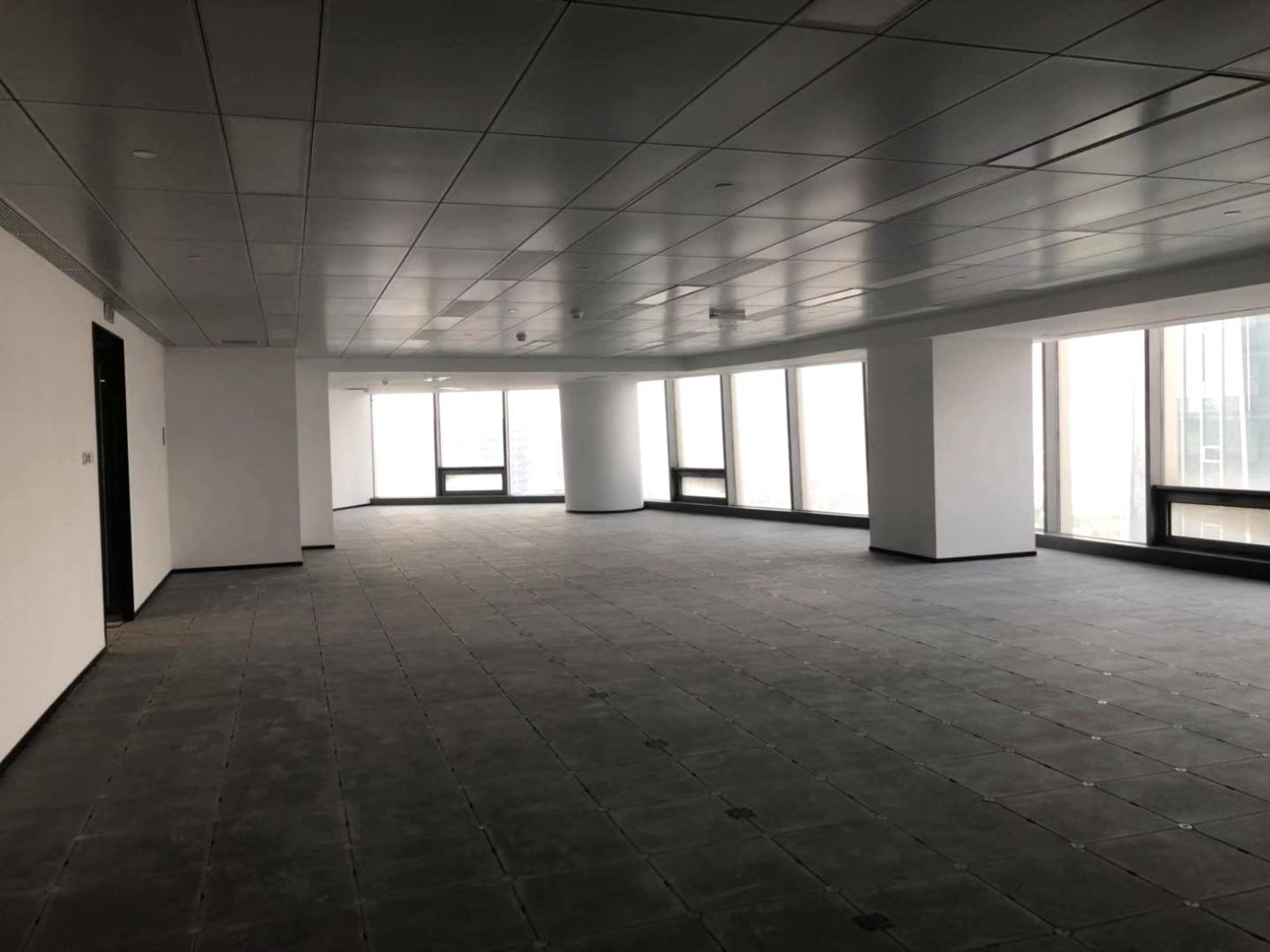 阳光滨江中心徐汇 阳光滨江中心 315平米 简装修