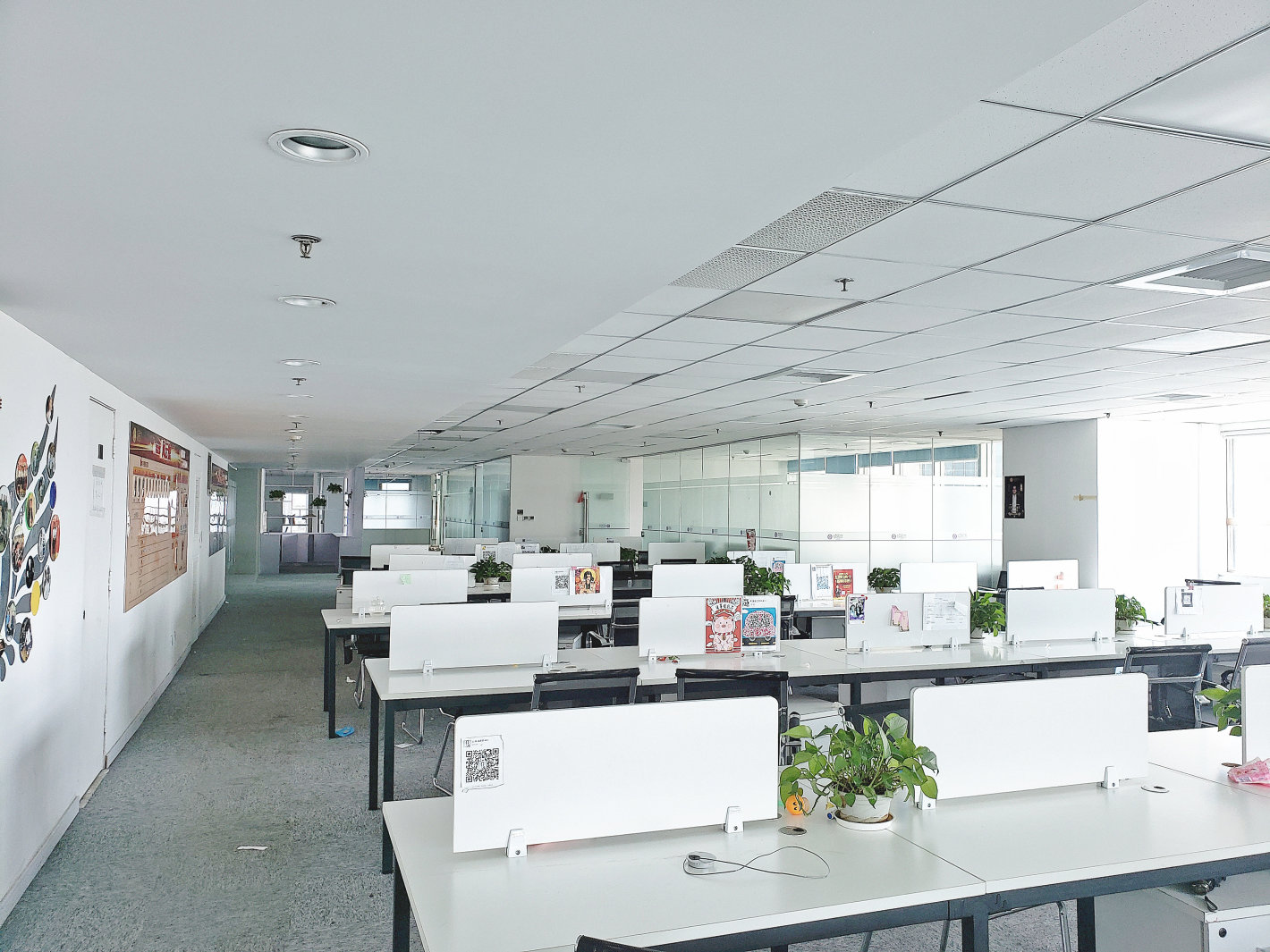 兆丰广场240平米办公室出租-租金价格5.88元/m²/天