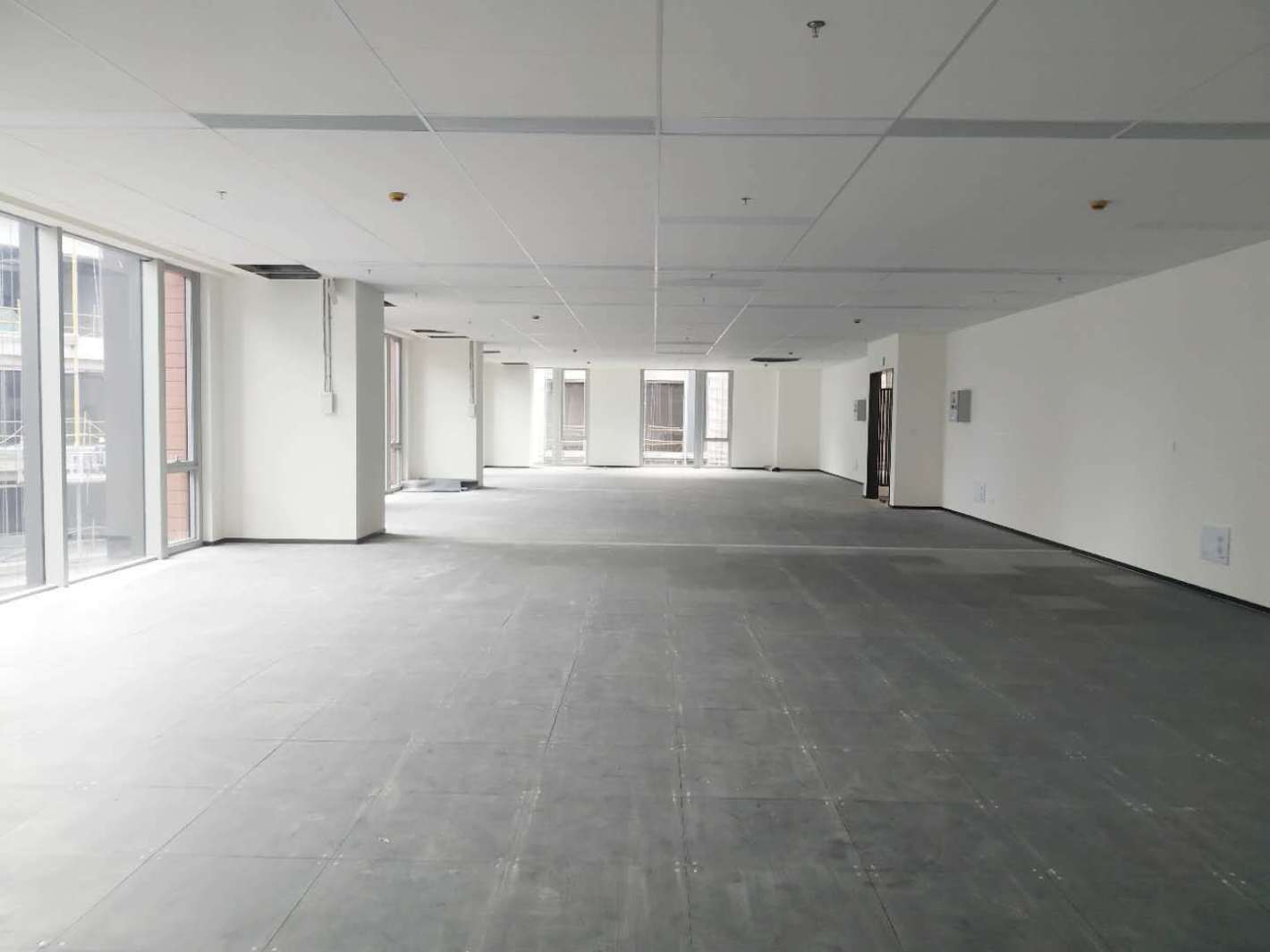 虹桥万创中心139平米办公室出租-租金价格4.56元/m²/天