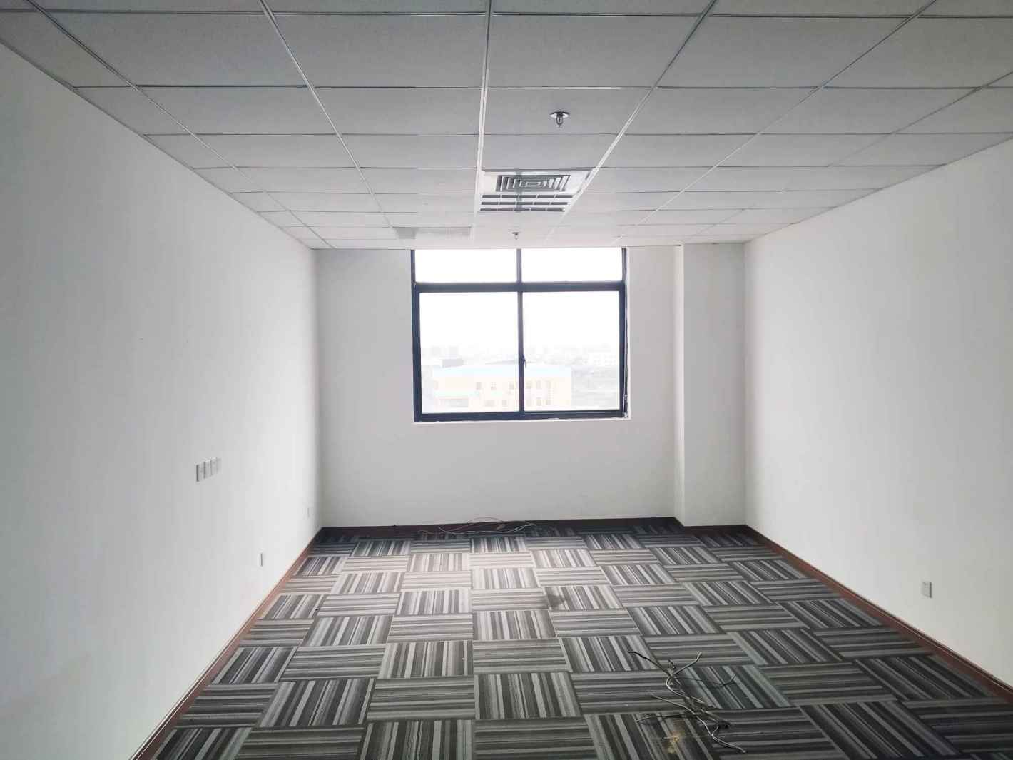 海琪大厦52平米办公室出租-租金价格2.13元/m²/天