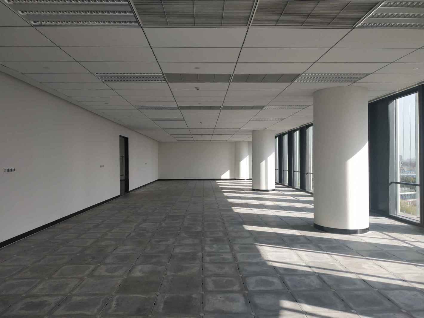 徐汇万科中心440平米办公室出租-租金价格5.50元/m²/天