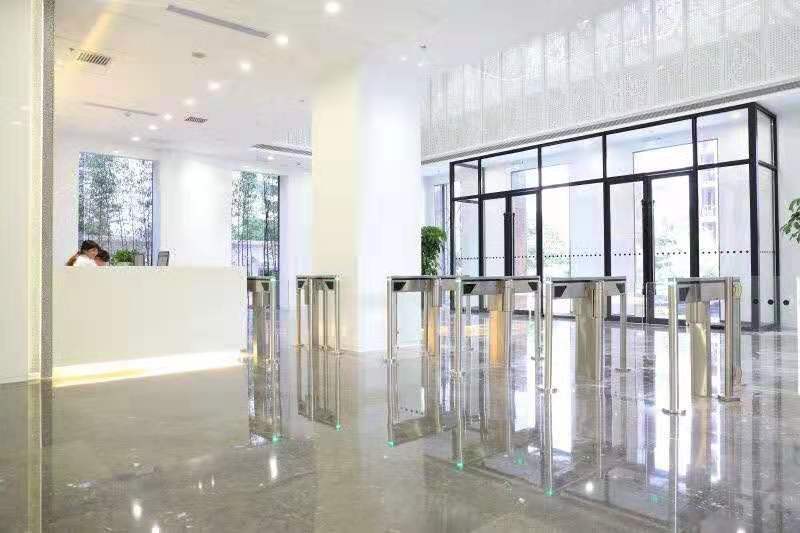 快易名商徐汇中心万体馆 快易名商徐汇中心 128平米 精装修