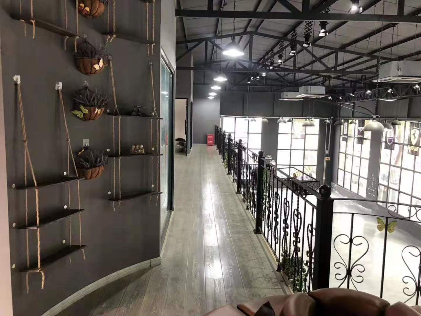 新曹杨高新技术园区720平米办公室出租-租金价格3.04元/m²/天