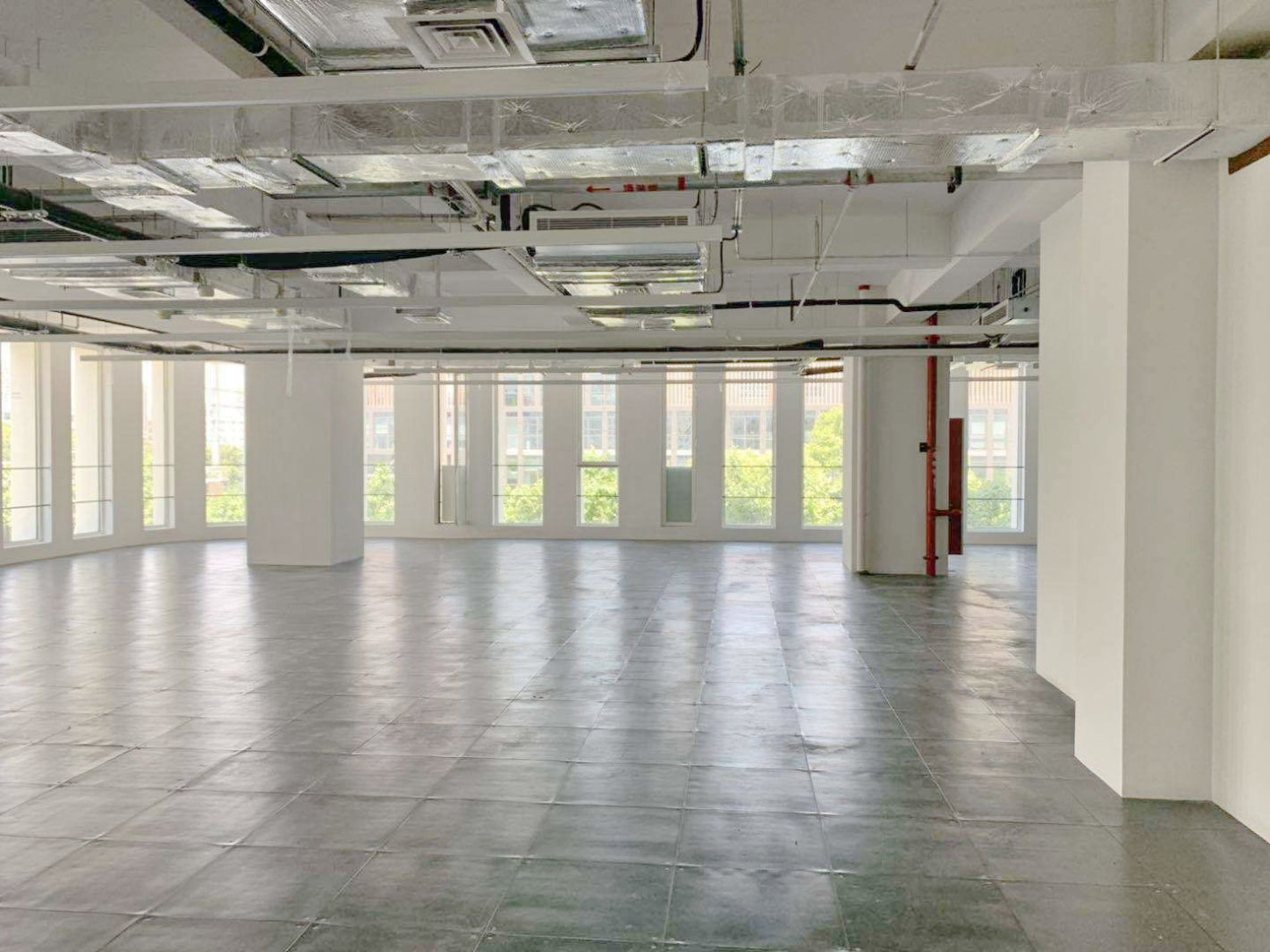 华鑫天地二期385平米办公室出租-租金价格5.07元/m²/天