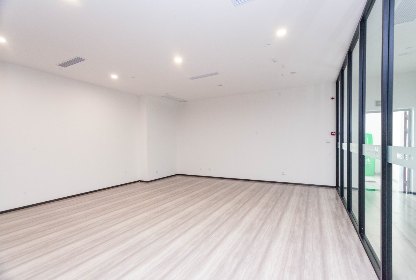 伟创禾谷科创园242平米办公室出租-租金价格1.83元/m²/天