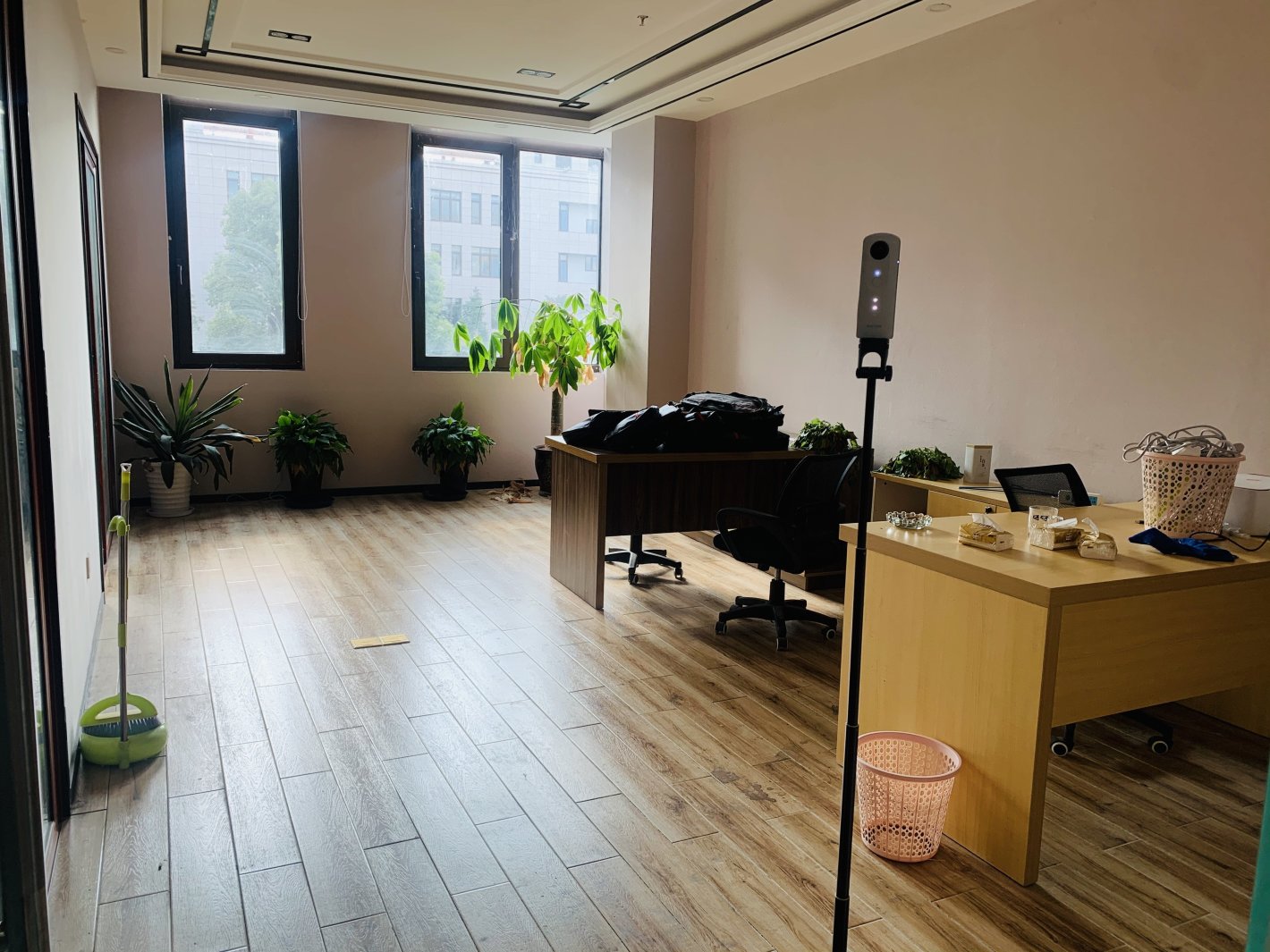 海宏科创155平米办公室出租-租金价格1.82元/m²/天