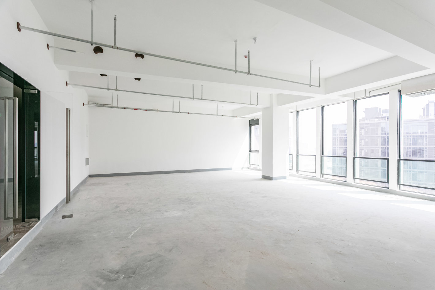 华西融创中心127平米办公室出租-租金价格7.10元/m²/天