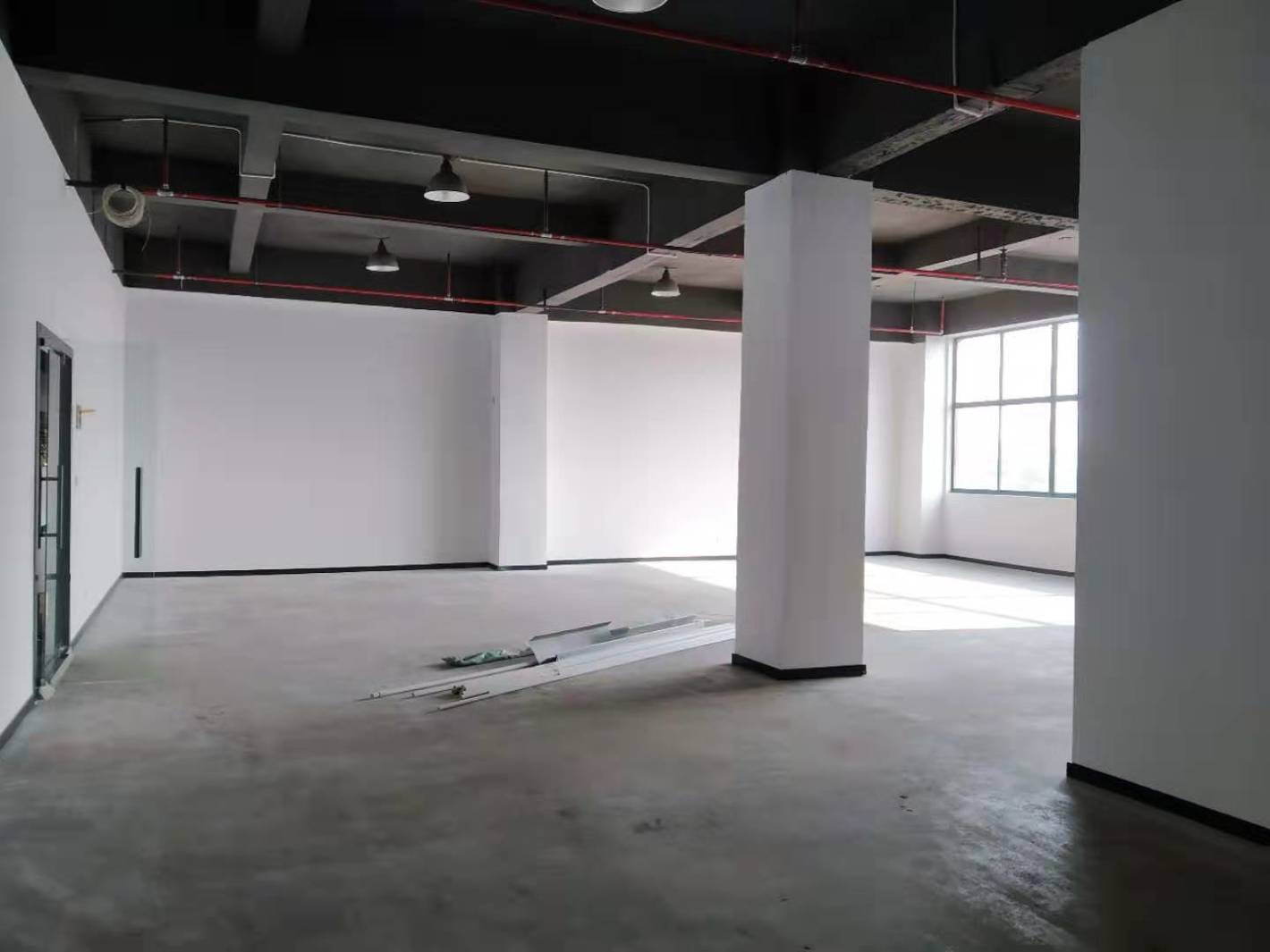 梁杭共创产业园566平米办公室出租-租金价格0.96元/m²/天
