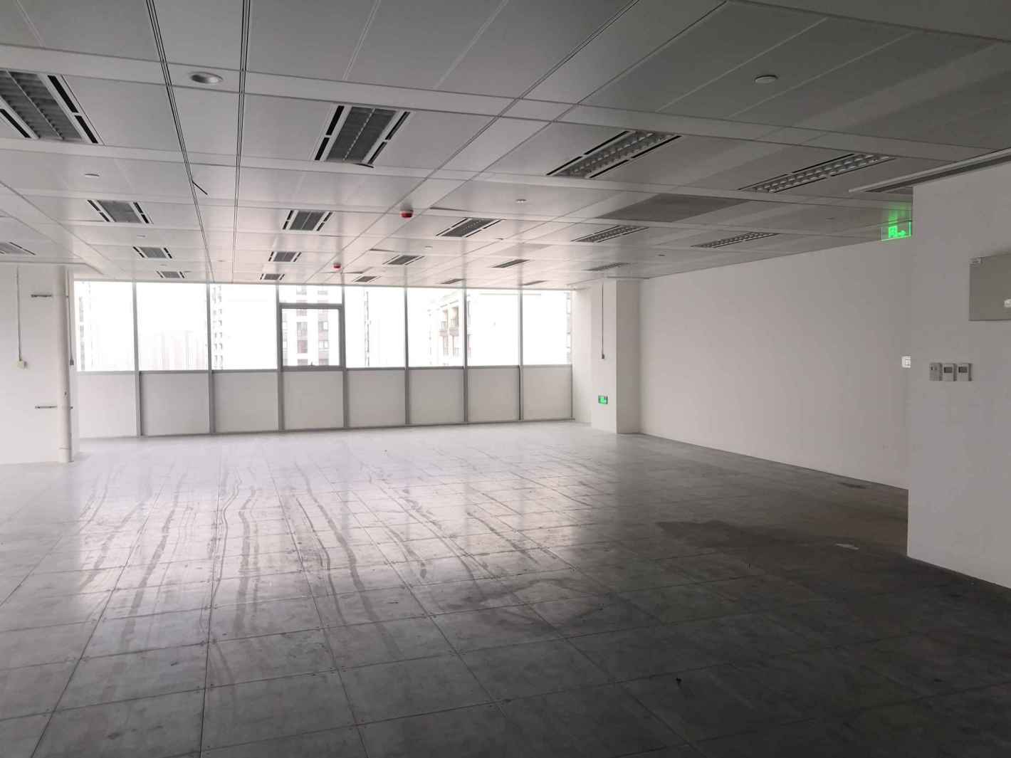 东航滨江中心徐汇 东航滨江中心 341平米 简装修