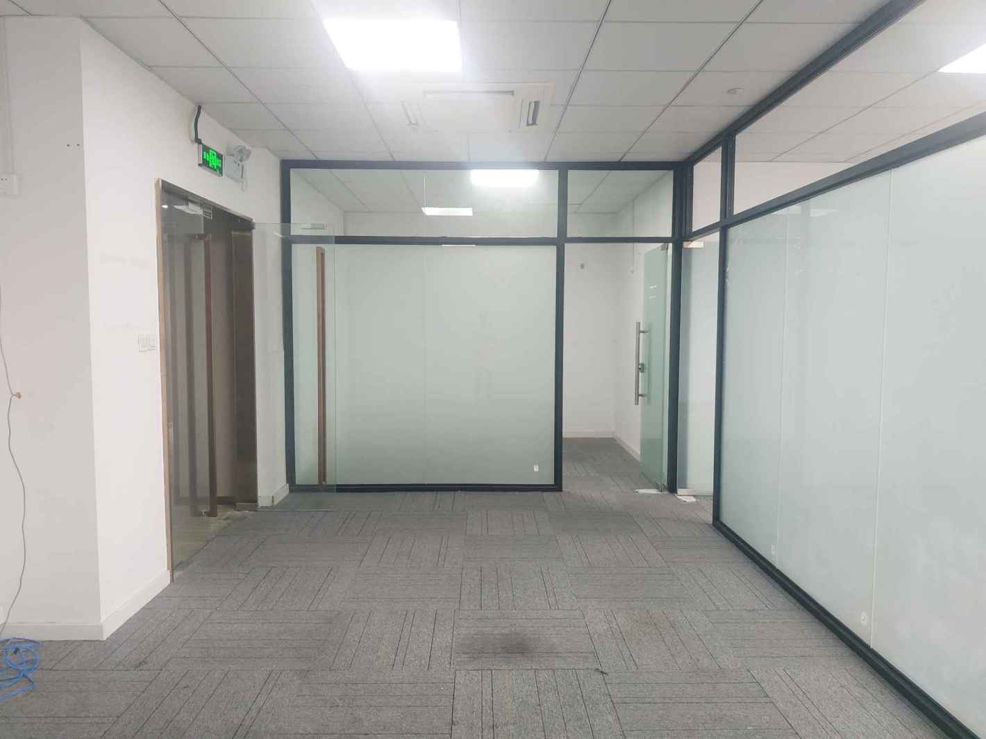 华东理工科技园121平米办公室出租-租金价格5.63元/m²/天