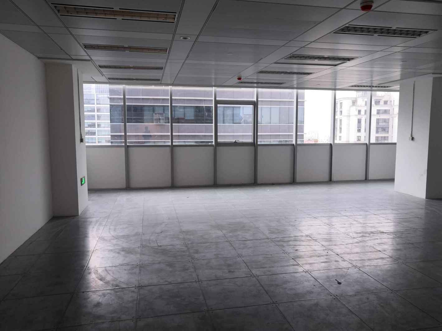 东航滨江中心徐汇 东航滨江中心 341平米 简装修