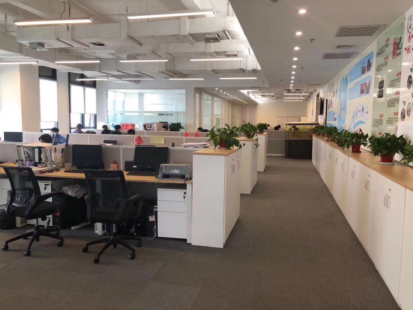 华滋奔腾大厦淞南高境 华滋奔腾大厦 284.2平米 精装修