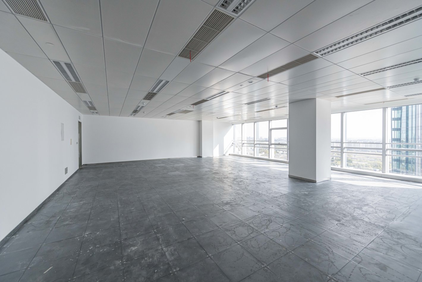 333世纪大厦395平米办公室出租-租金价格8.42元/m²/天
