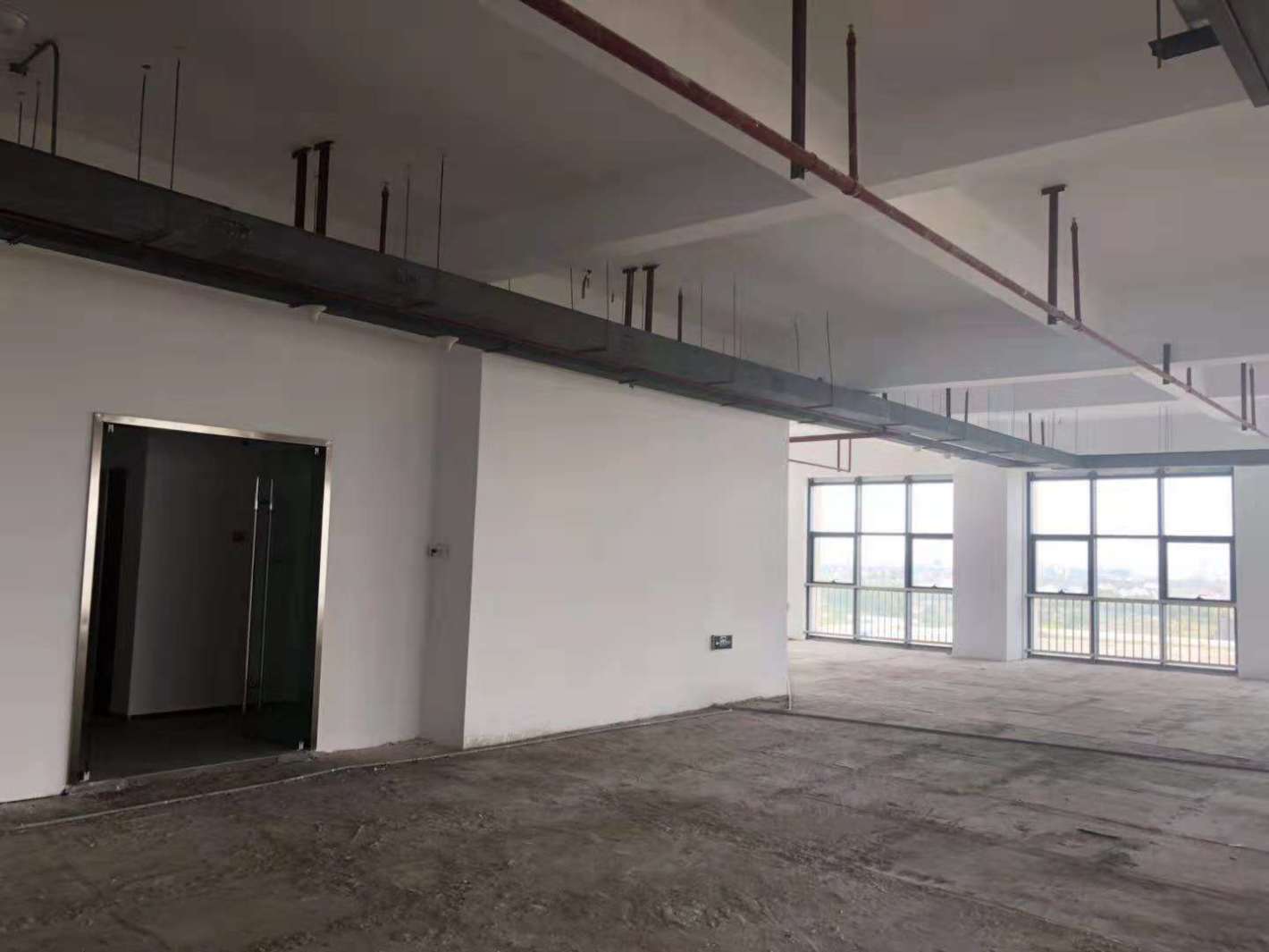 蒂姆科技湾300平米办公室出租-租金价格1.62元/m²/天