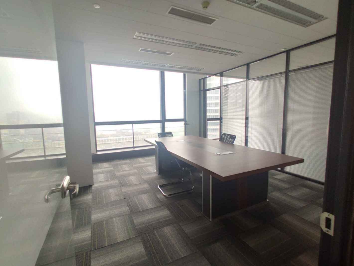 绿地北外滩中心150平米办公室出租-租金价格6.59元/m²/天
