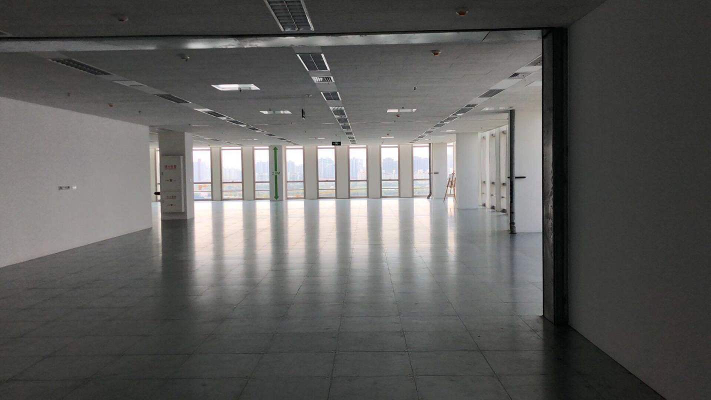 绿地缤纷城（绿地中心二期）徐汇 绿地缤纷城（绿地中心二期） 275平米 简装修