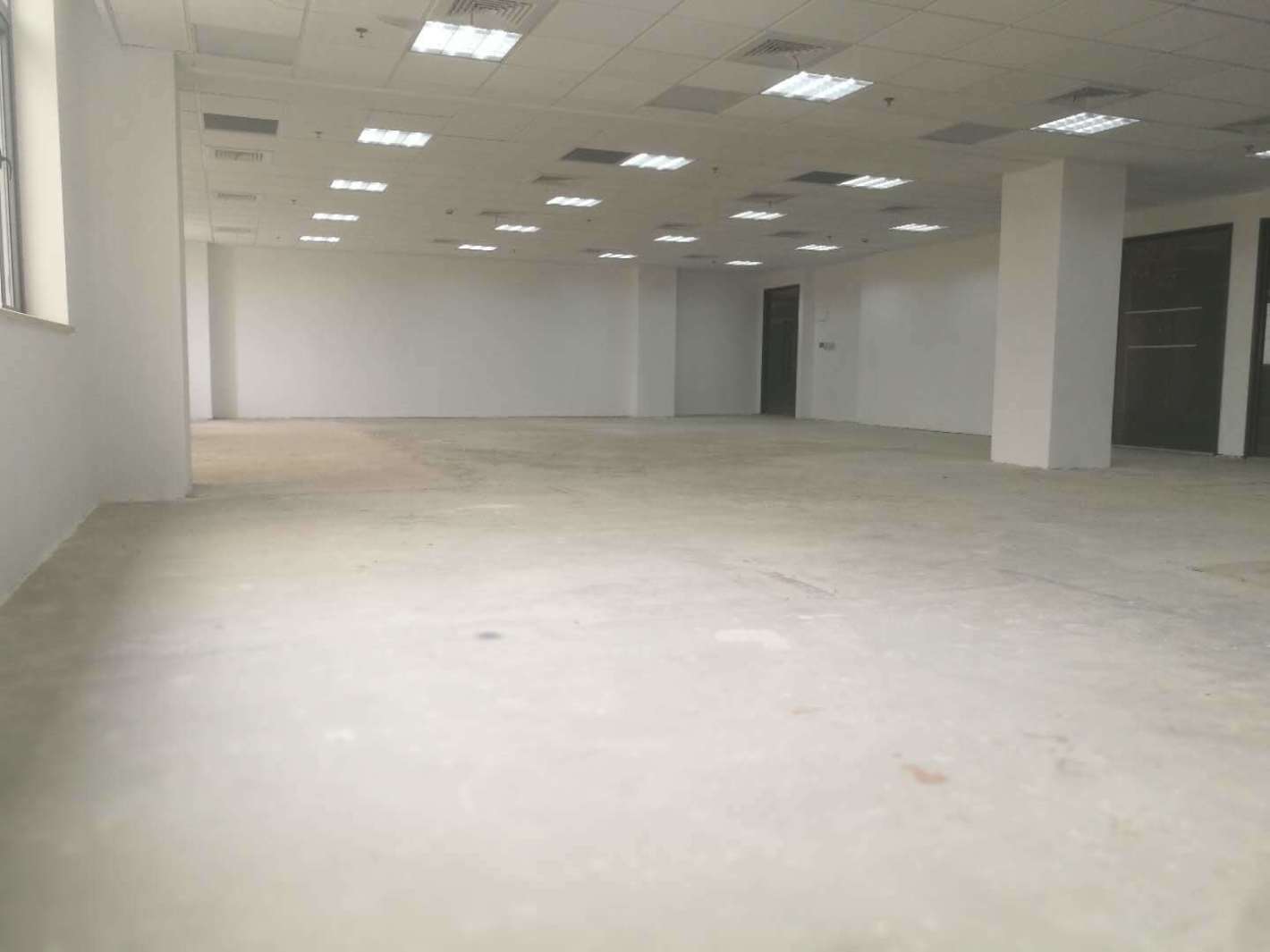 亚都商务楼398平米办公室出租-租金价格4.56元/m²/天