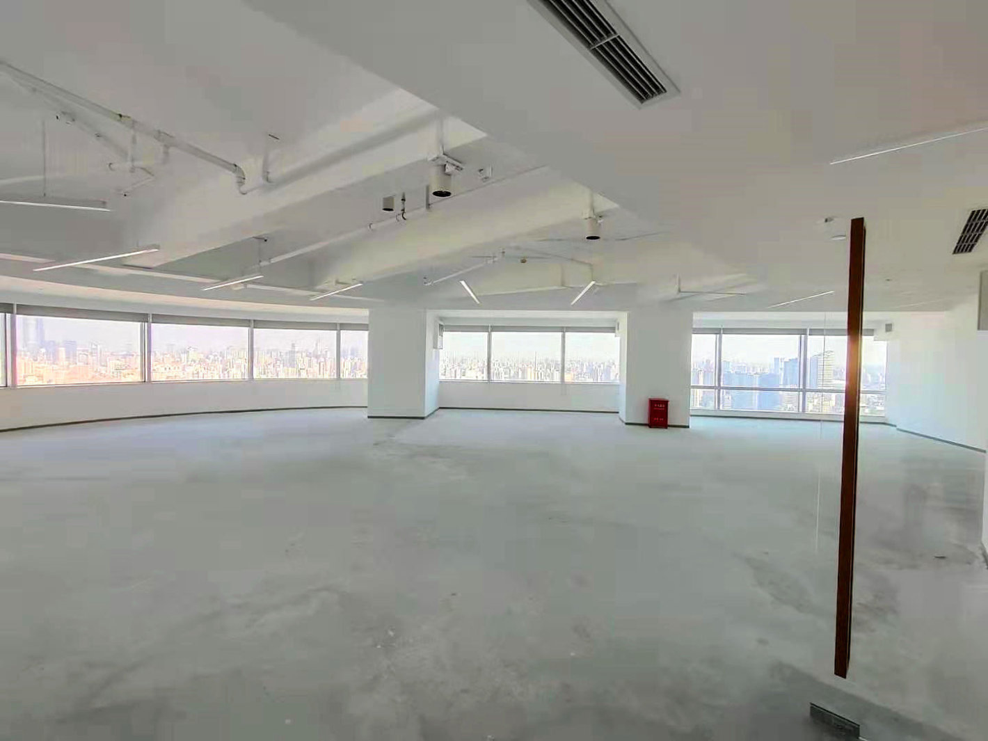 中港汇黄浦(原长城金融大厦)黄浦 中港汇黄浦(原长城金融大厦) 274平米 简装修